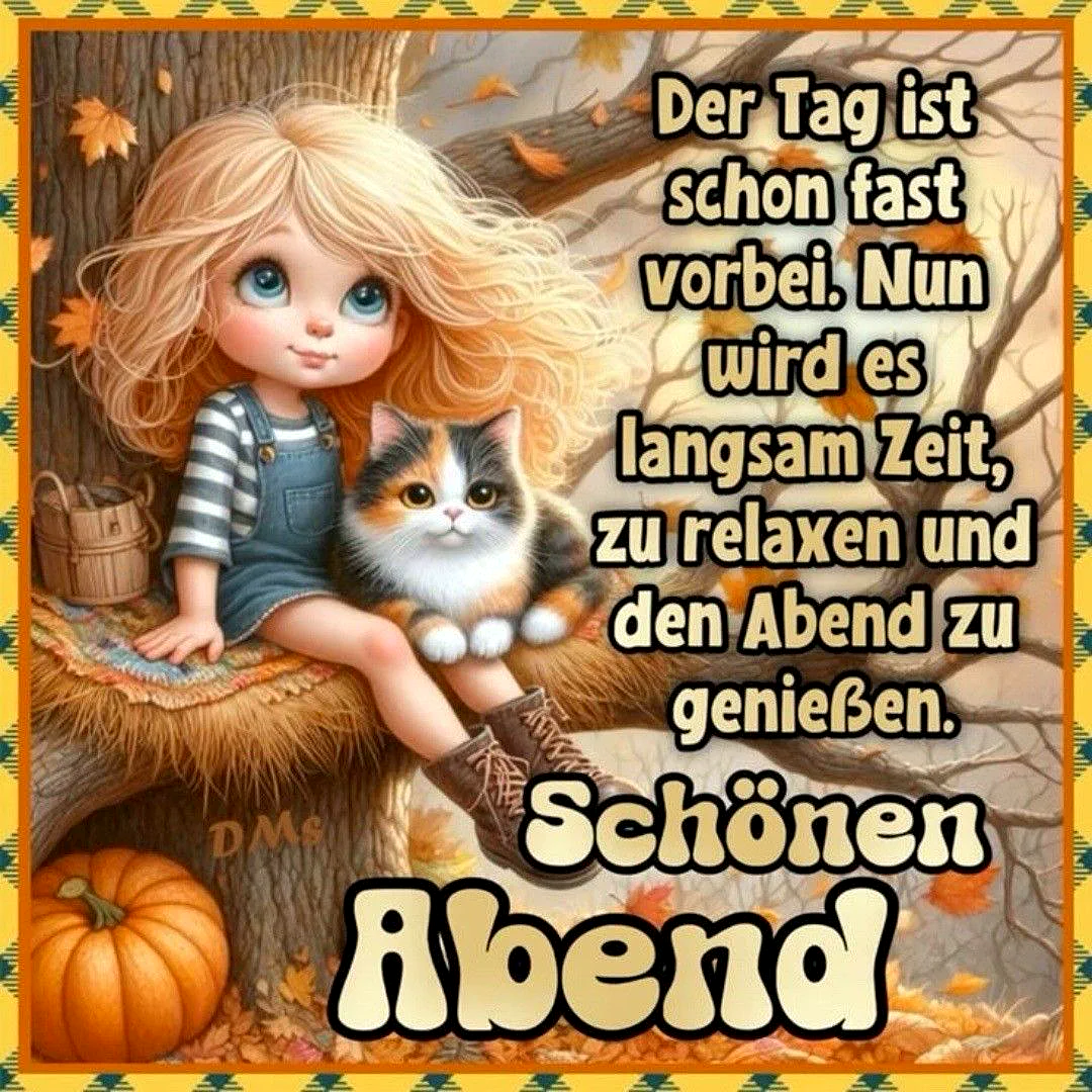 Ein niedliches blondes Mädchen sitzt lächelnd mit einer dreifarbigen Katze auf einem Baumstamm im Herbstlaub, umgeben von einem Kürbis und einem Korb, in warmer Abendstimmung.