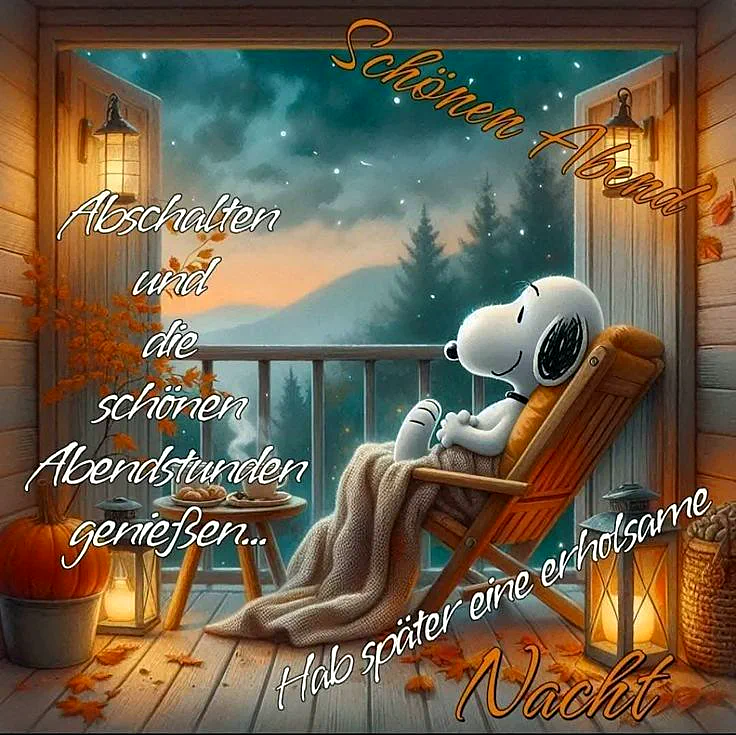 Snoopy liegt entspannt unter einer Decke in einem Liegestuhl auf einem gemütlichen Balkon. Goldene Laternen beleuchten die herbstliche Abendstimmung mit Bergen und Sternenhimmel im Hintergrund. Eine friedliche Gute-Nacht-Szene.