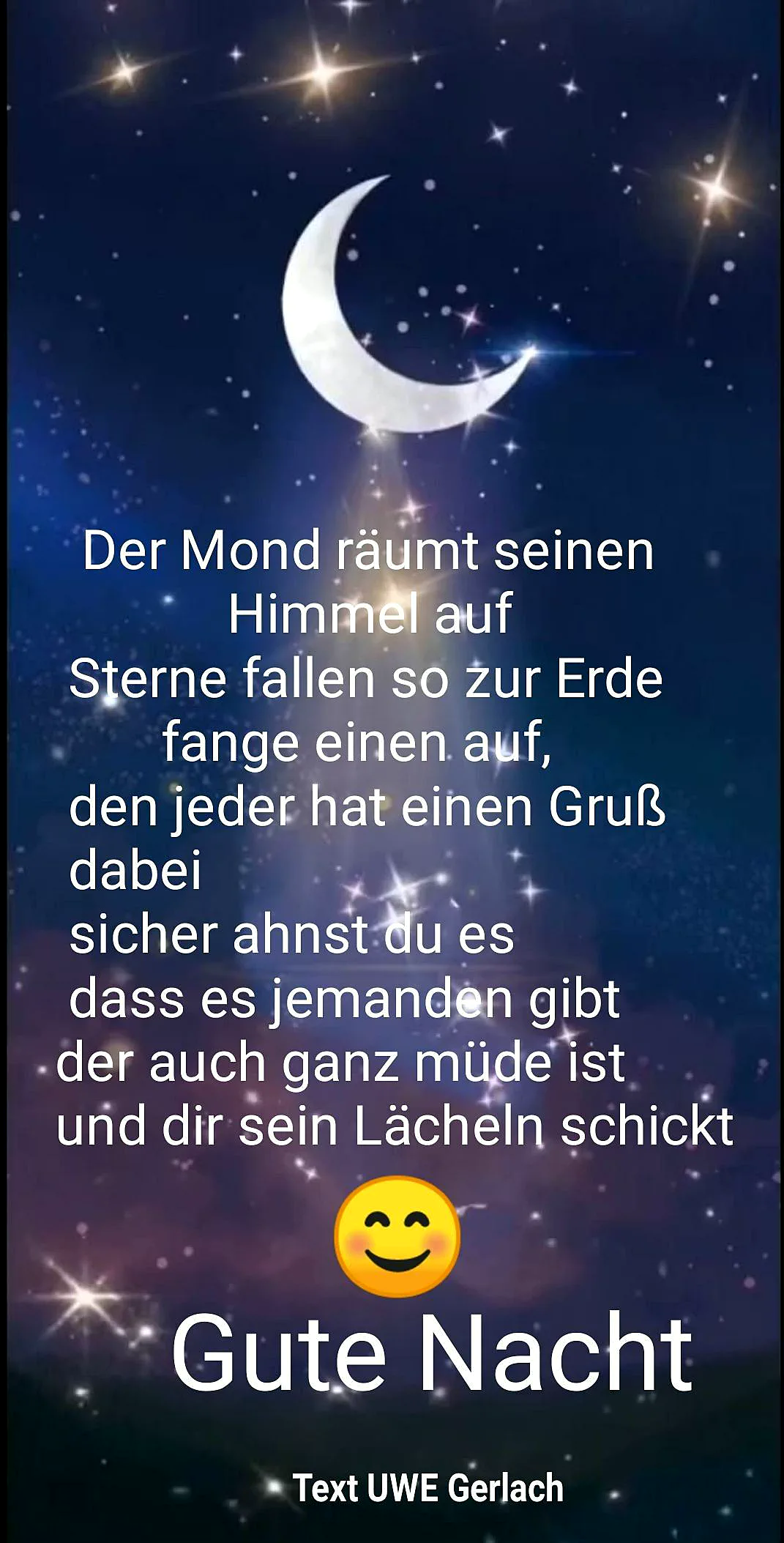 Ein verträumtes Gute-Nacht-Bild mit einem leuchtenden Halbmond und funkelnden Sternen vor einem tiefblauen Nachthimmel. Der poetische Spruch vermittelt Geborgenheit und sendet ein liebevolles Lächeln zum Einschlafen.