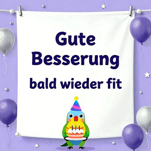 Ein niedlicher Cartoon-Papagei mit Partyhut hält eine kleine Torte mit Kerzen. Der Gruß "Gute Besserung bald wieder fit" steht auf einem weißen Banner, umgeben von lila und silbernen Ballons sowie Sternen auf violettem Hintergrund.