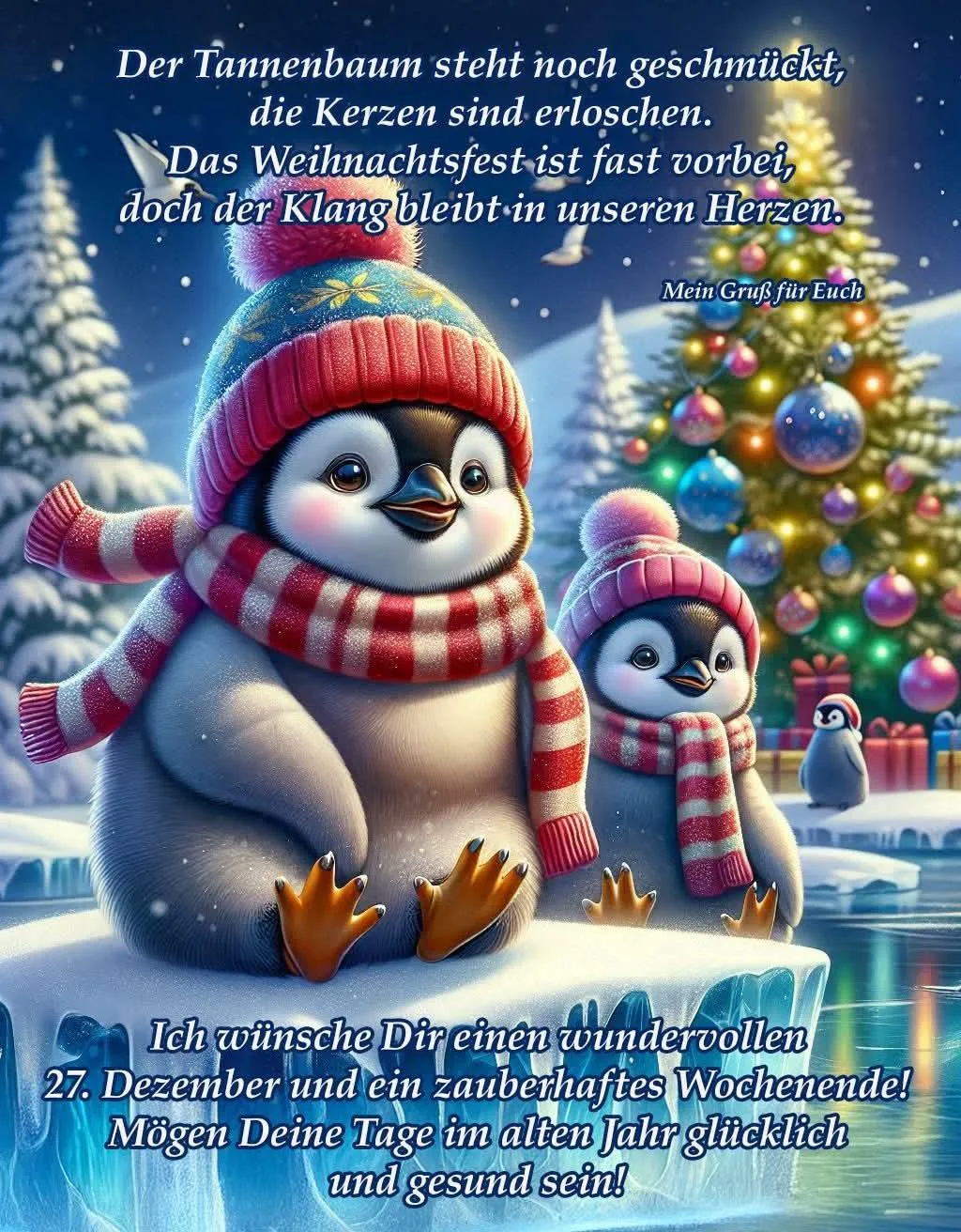 Zwei süße Pinguine mit roten Strickmützen und Schals sitzen auf einem Eisberg vor einem glitzernden Weihnachtsbaum. Die winterliche Nachtstimmung strahlt Geborgenheit und Freude für ein schönes Wochenende aus.