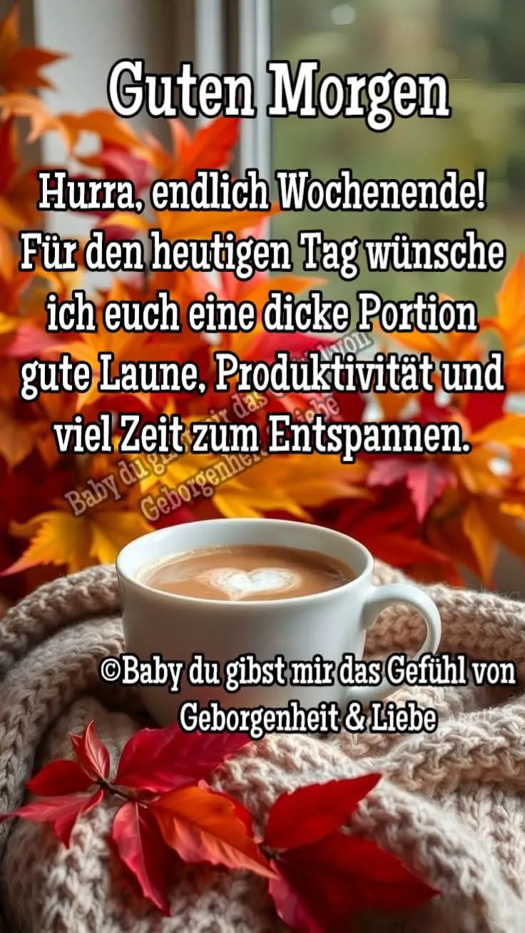 Eine gemütliche Szene mit einer weißen Kaffeetasse, die ein Herz aus Milchschaum zeigt, umgeben von leuchtend roten Herbstblättern auf einer weichen, cremefarbenen Strickdecke. Einladende Morgenstimmung am Fenster.