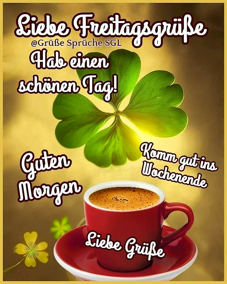 Ein goldenes Bild mit einer roten Kaffeetasse auf einem Unterteller, darüber ein vierblättriges Kleeblatt und ein kleiner gelber Blumen. Der Kaffee ist fast voll und hat eine cremige Oberfläche.