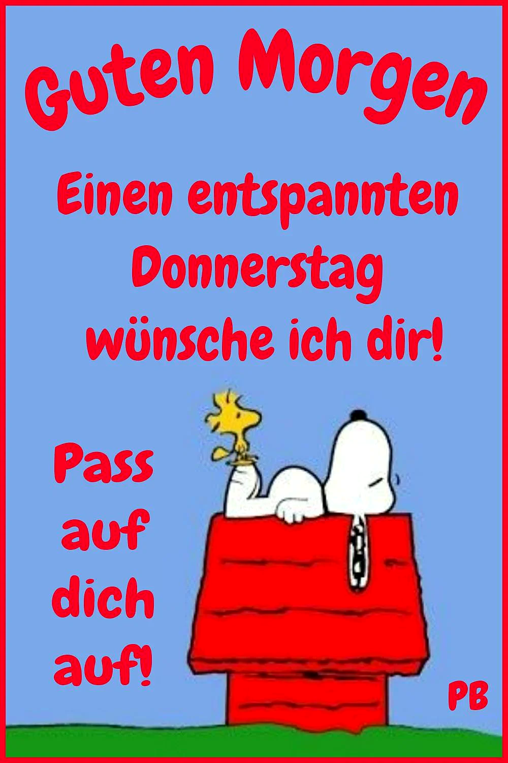 Ein Cartoon von Snoopy, der in seinem roten Haus liegt und einen entspannten Donnerstag wünscht. Der Hintergrund ist blau mit grünem Boden.