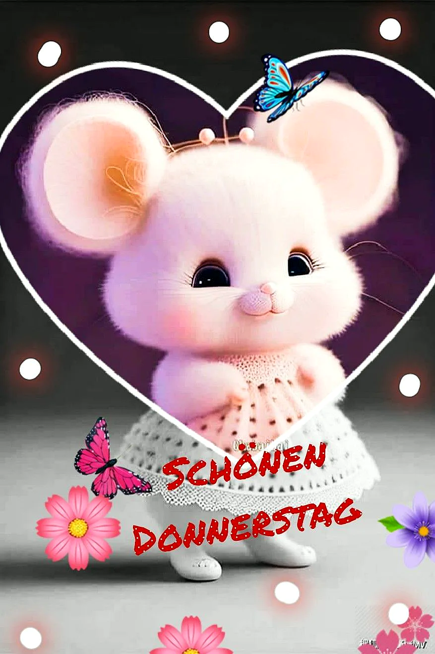 Ein süßes rosa Mäuschen mit großen Ohren und einem weißen Kleid steht in einem Herzrahmen, umgeben von Blumen und Schmetterlingen.