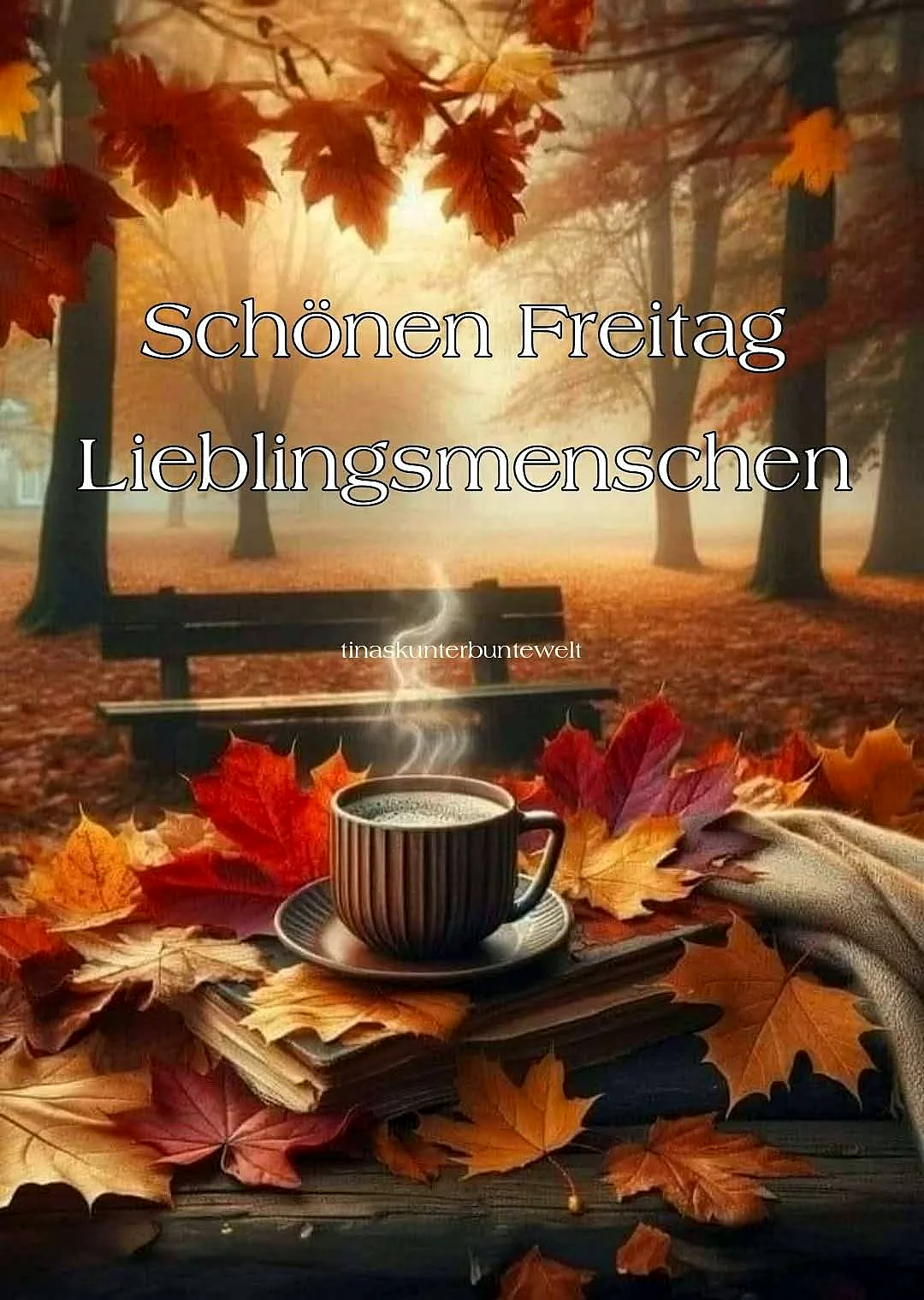 Ein herbstliches Bild mit einem warmen Kaffee, umgeben von farbenfrohen Blättern, einem Buch und einer Bank im Hintergrund. Die Sonne scheint durch die Bäume.